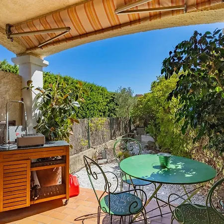 Superb One Bedroom With Ac And Garden Close To - Dodo Et Tartine