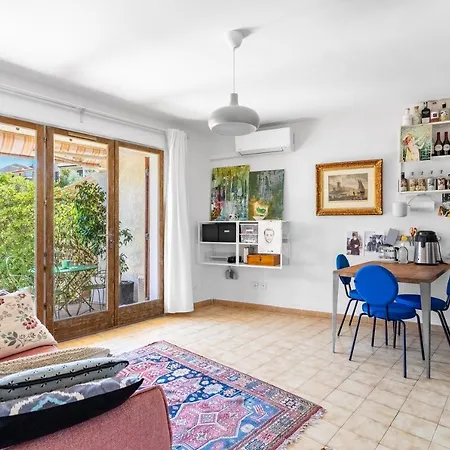 Superb One Bedroom With Ac And Garden Close To - Dodo Et Tartine *