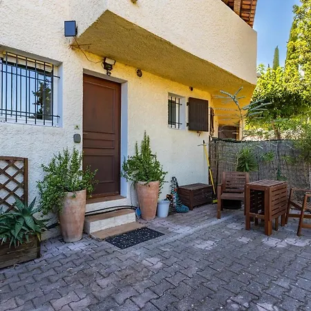 Apartman Superb One Bedroom With Ac And Garden Close To - Dodo Et Tartine