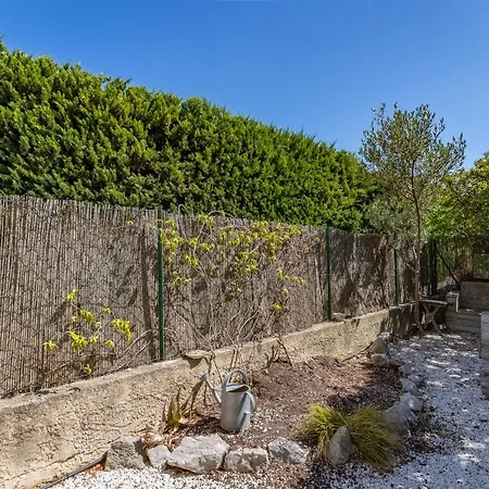Superb One Bedroom With Ac And Garden Close To - Dodo Et Tartine Apartman