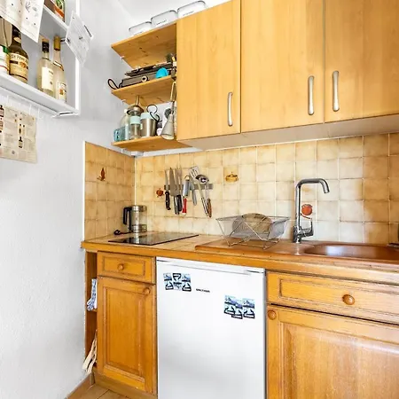 Superb One Bedroom With Ac And Garden Close To - Dodo Et Tartine *